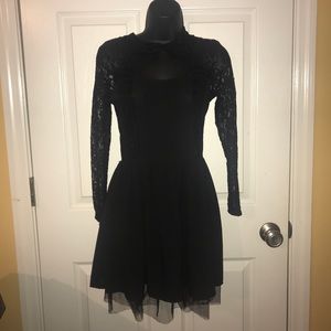 Women’s black dress size small